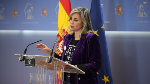 Verónica Martínez Barbero La portavoz del grupo parlamentario de Sumar, Verónica Martínez Barbero, durante la rueda de prensa en el Congreso de los Diputados que ha interrumpido Bertrand Ndongo.