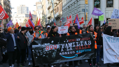 Treballadors d'Amazon de la planta de Martorelles es manifesten pel centre de Barcelona Treballadors d'Amazon de la planta de Martorelles es manifesten pel centre de Barcelona