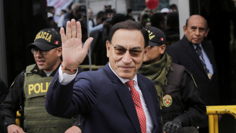El expresidente de Perú Martín Vizcarra a su llegada al juzgado para escuchar la sentencia por corrupción.