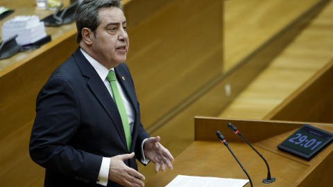 El síndic de Vox, José María Llanos, durante el pleno celebrado este jueves para investirlo como nuevo president de la Generalitat en sustitución de Carlos Mazón, que dimitió el pasado 3 de noviembre. EFE/Biel Aliño El síndic de Vox, José María Llanos, durante el pleno celebrado este jueves para investirlo como nuevo president de la Generalitat en sustitución de Carlos Mazón, que dimitió el pasado 3 de noviembre.