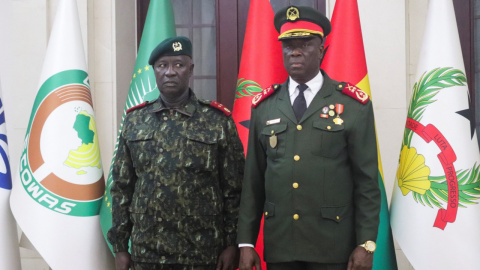 El general Horta N'ta junto al recién elegido jefe de las Fuerzas Armadas Tomas Djassi. El general Horta N'ta junto al recién elegido jefe de las Fuerzas Armadas Tomas Djassi.