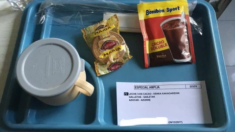 f4abaf6d-876a-4934-9b72-290f17c83ecf_16-9-aspect-ratio_default_0 Merienda de un centro sanitario para una menor.