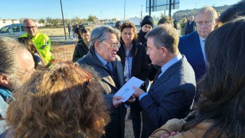 "Escuche a los pueblos": las plataformas contra el biometano de Castilla-La Mancha entregan a Page sus demandas