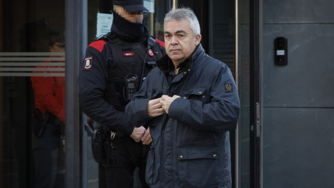 Santos Cerdán a su salida del Juzgado de Primera Instancia de Tafalla. Santos Cerdán a su salida del Juzgado de Primera Instancia de Tafalla.