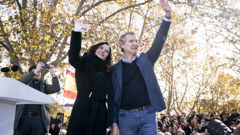 EuropaPress_7137568_presidente_partido_popular_alberto_nunez_feijoo_presidenta_comunidad_madrid Concentración convocada por el PP contra la corrupción del Gobierno