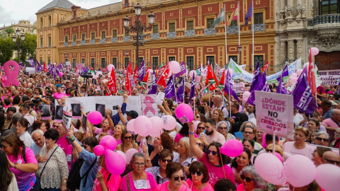 Imágenes de una concentración convocada por Amama.