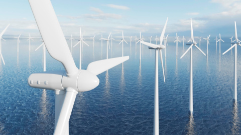 Molins eòlics al mar.