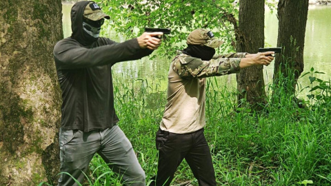 Nazis buena Militantes del grupo terrorista neonazi 'The Base' en un entrenamiento paramilitar en EEUU.