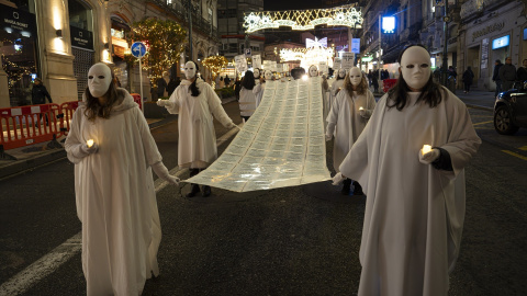Decenas de manifestantes durante una concentración por el día de la Eliminación de la violencia contra las Mujeres, a 25 de noviembre de 2025, en Vigo, Pontevedra, Galicia (España). Decenas de manifestantes durante una concentración por el día de la Eliminación de la violencia contra las Mujeres, a 25 de noviembre de 2025, en Vigo, Pontevedra, Galicia (España).