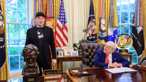 Elon Musk, asesor multimillonario tecnológico, junto a Donald Trump.