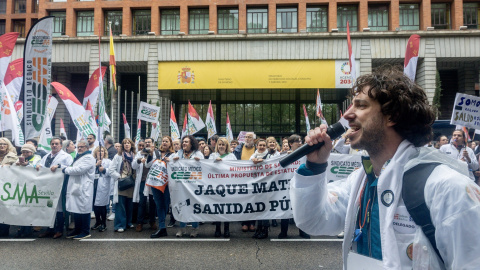 Fotografía de archivo de la manifestación ‘Todos unidos por un objetivo común: el estatuto propio’, frente al Ministerio de Sanidad.