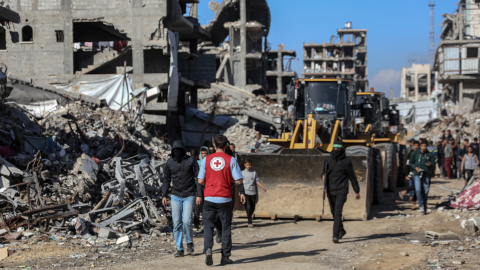 Imagen de archivo de equipos realizando labores de búsqueda.