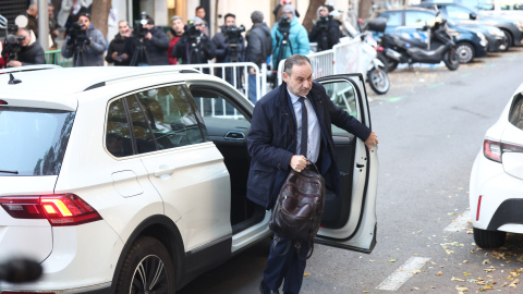 Foto de archivo del exministro José Luis Ábalos a su llegada al Tribunal Supremo. Foto de archivo del exministro José Luis Ábalos a su llegada al Tribunal Supremo.