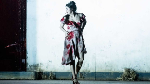 Una 'Carmen' áspera, trágica y desértica conquista el Teatro Real
