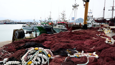 Imagen de archivo de barcos pesqueros en el puerto de Santoña (Cantabria). FOTO: JUAN MANUEL SERRANO ARCE