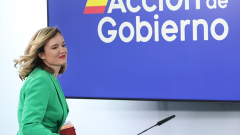 La ministra de Educación, Formación Profesional y Deportes y portavoz del Gobierno, Pilar Alegría, a su llegada a una rueda de prensa posterior a la reunión del Consejo de Ministros, en el Palacio de la Moncloa, a 16 de diciembre
