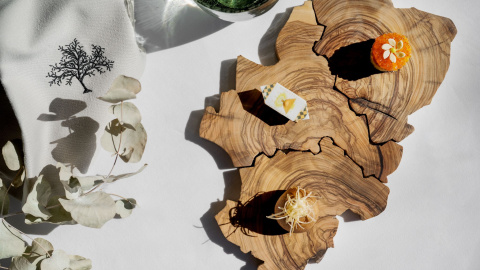 La Era de los Nogales ha logrado la Estrella Michelin por su interpretación de la cocina aragonesa. La Era de los Nogales ha logrado la Estrella Michelin por su interpretación de la cocina aragonesa.