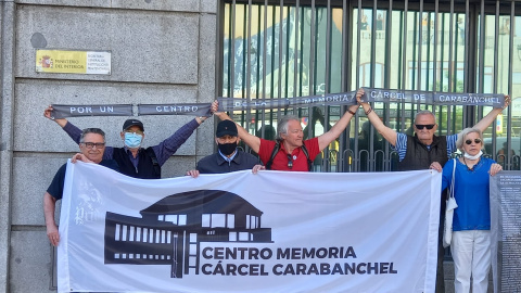 pancarta Carabanchel Reclamación de un centro de la memoria en los terrenos de la antigua cárcel de Carabanchel.