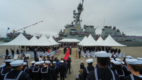 Foto de archivo de la ceremonia de la llegada del USS Oscar Austin a puerto de Rota.