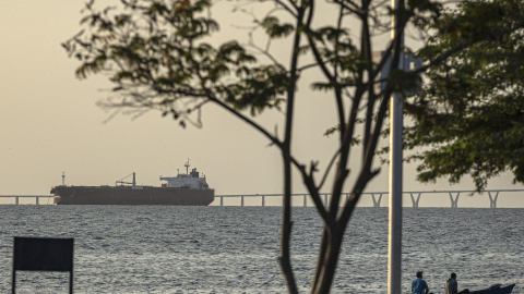 Imagen de archivo de un buque petrolero desde el Lago de Maracaibo (Venezuela).