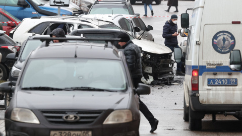 El coche bomba donde fue asesinado Fanil Sarvarov, alto mando del Ejército ruso.