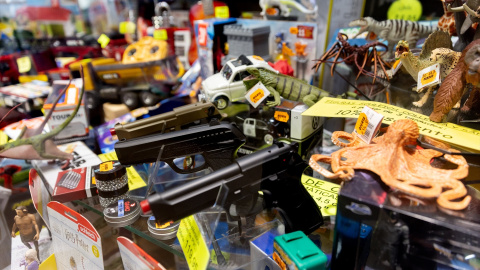 Juguetes en el escaparate de una tienda, a 26 de diciembre de 2024, en Madrid (España). Juguetes en el escaparate de una tienda, a 26 de diciembre de 2024, en Madrid (España).
