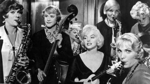 Con faldas, pantalones, en bañador o sin nada… nadie es perfecto