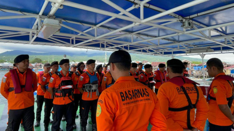 Equipo de Búsqueda y Rescate de Indonesia Los integrantes del SAR reanudan el trabajo de búsqueda este domingo.