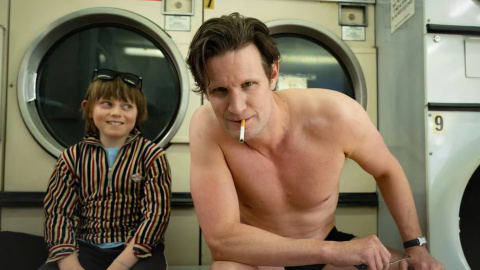 Matt Smith se pone en la piel del decadente Bunny Munroe.