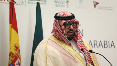 El ministro de Arabia, Mohamed Bin Salmán, interviene en la clausura del Encuentro Empresarial España-Arabia Saudí, en la Cámara de Comercio de España, a 20 de octubre de 2022, en Madrid (España). El ministro de Arabia, Mohamed Bin Salmán, interviene en la clausura del Encuentro Empresarial España-Arabia Saudí, en la Cámara de Comercio de España, a 20 de octubre de 2022, en Madrid (España).