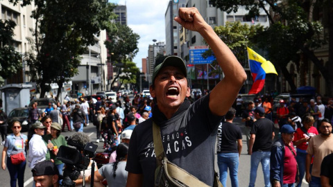 Manifestantes en Caracas contra la intervención de Estados Unidos en Venezuela.