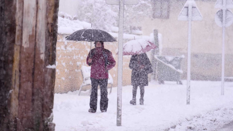 El 112 pide extremar la prudencia este lunes ante el aviso naranja por nieve