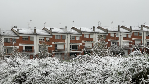 Paisatge i teulades blanques per la neu a Ponts (Noguera)