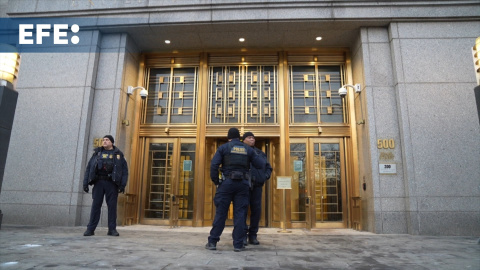 Maduro llega al tribunal federal de Manhattan donde será su primera audiencia Maduro llega al tribunal federal de Manhattan donde será su primera audiencia