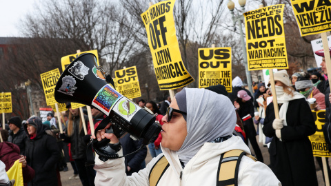 Protesta frente a la Casa Blanca por la intervención del Gobierno de Donald Trump en Venezuela y el secuestro de Nicolás Maduro.