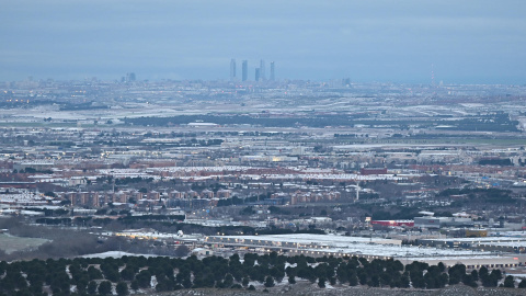 temporal Vista de la nieve caída en Madrid el día 5 de enero desde el mirador de Los Santos de la Humosa.