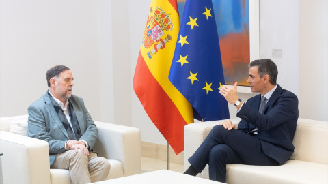 El presidente del Gobierno, Pedro Sánchez, recibe al presidente de Esquerra Republicana de Catalunya (ERC), Oriol Junqueras.