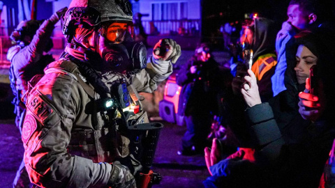 mineapolis Un miembro de las fuerzas del orden en el norte de Minneapolis.