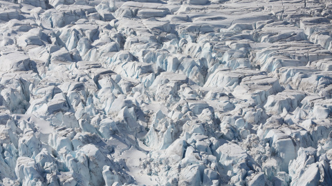 Vista de un glaciar en la Isla Media Luna, en la Antártida. Vista de un glaciar en la Isla Media Luna, en la Antártida.