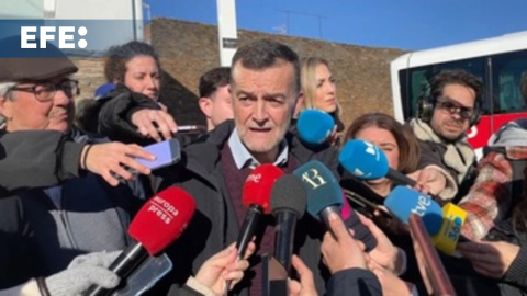 Maíllo destaca la solidaridad de los habitantes de Adamuz y la coordinación institucional