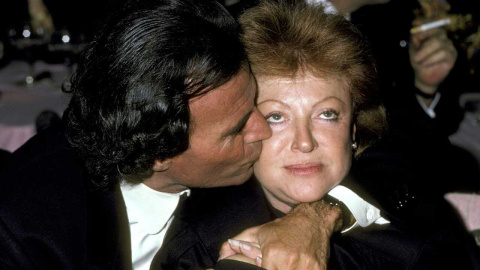 Julio Iglesias y el abuso del poder (cuando la fama protege el silencio y aplasta a las invisibles) Julio Iglesias y el abuso del poder (cuando la fama protege el silencio y aplasta a las invisibles)