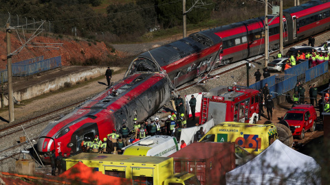 Vista de uno de los trenes accidentados cerca de Adamuz (Córdoba). Vista de uno de los trenes accidentados cerca de Adamuz (Córdoba).