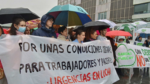 Sanitarios se concentran en el hospital La Paz ante el colapso del servicio de Urgencias, a 21 de enero de 2026.