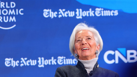 La presidenta del BCE, Christine Lagarde, durante uno de los debates organizados en el Foro de Davos (Suiza).