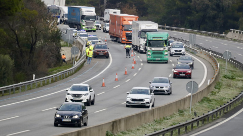 Imatge de l'AP-7 a Gelida aquest dijous, l'endemà de l'accident a Rodalies per la caiguda d'un mur de contenció. 21/01/2025 Imatge de l'AP-7 a Gelida aquest dijous, l'endemà de l'accident a Rodalies per la caiguda d'un mur de contenció.