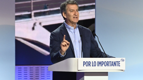 El presidente del Partido Popular, Alberto Núñez Feijóo, durante la clausura del acto de presentación de la 'Declaración de Zaragoza', en el World Trade Center, a 18 de enero de 2026, en Zaragoza, Aragón (España). El presidente del Partido Popular, Alberto Núñez Feijóo, durante la clausura del acto de presentación de la 'Declaración de Zaragoza', en el World Trade Center, a 18 de enero de 2026, en Zaragoza, Aragón (España).