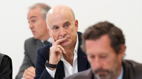 Fotografía de archivo del exdirector de Seguridad en la circulación de Adif, Andrés Cortabitarte, durante el juicio por el accidente del Alvia. Fotografía de archivo del exdirector de Seguridad en la circulación de Adif, Andrés Cortabitarte, durante el juicio por el accidente del Alvia.