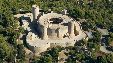 El castillo de Bellver destaca por su planta circular.