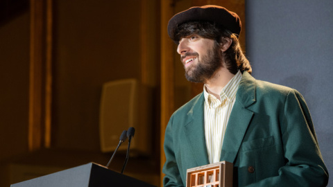 El escritor David Uclés en una foto de archivo tras ganar el 82º Premio Nadal.