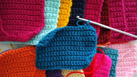 Hacer crochet es beneficioso para la salud mental. Hacer crochet es beneficioso para la salud mental.